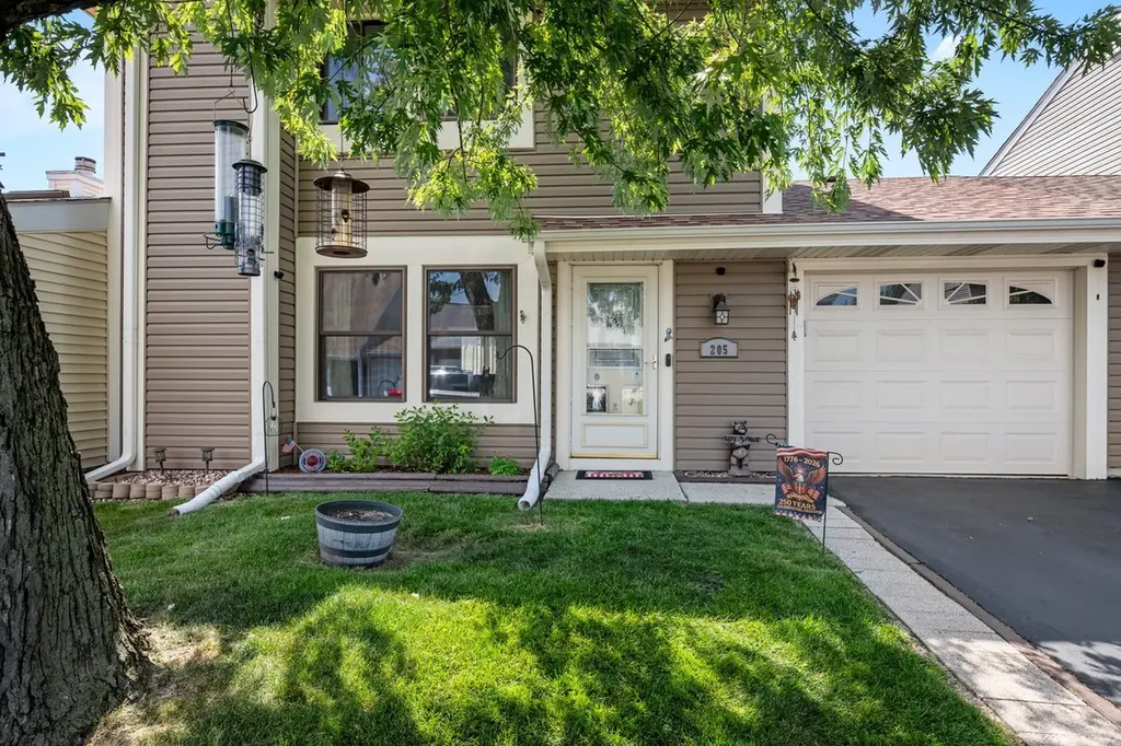205 Robbin Drive Romeoville IL 60446