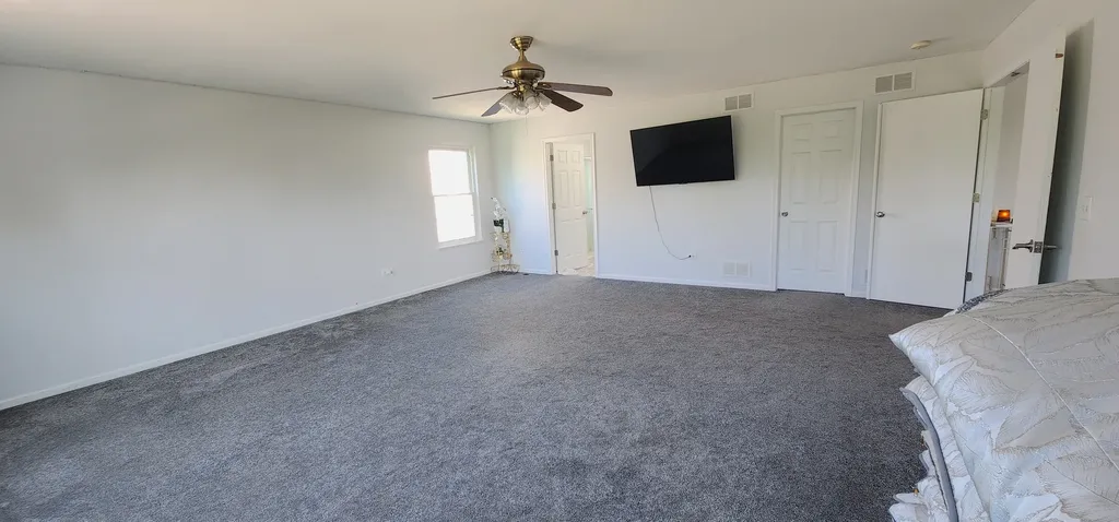 4 Claridge Court Bolingbrook IL 60440