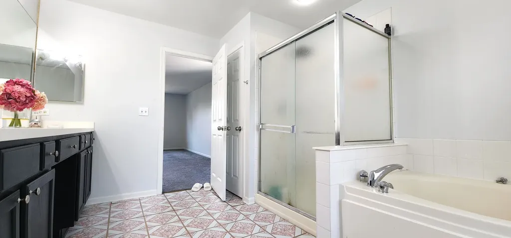 4 Claridge Court Bolingbrook IL 60440