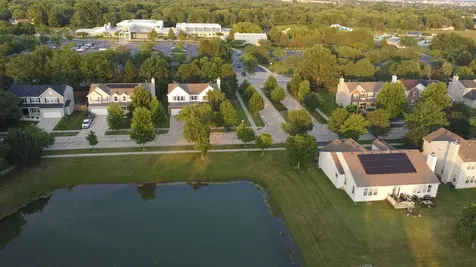 4 Claridge Court Bolingbrook IL 60440