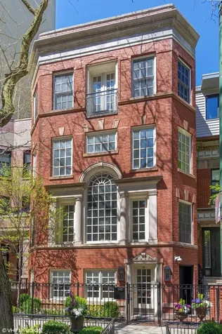 38 East Elm Street Chicago IL 60611