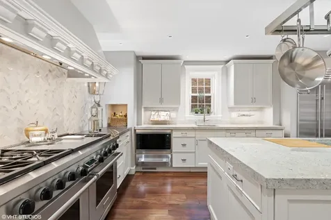 38 East Elm Street Chicago IL 60611
