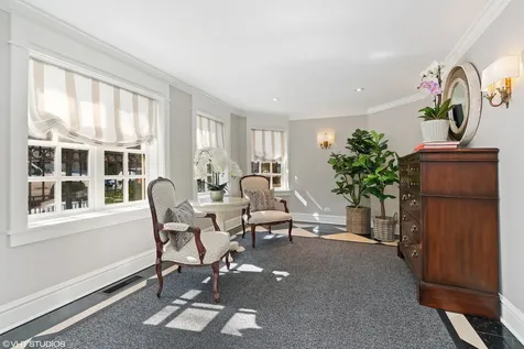 38 East Elm Street Chicago IL 60611