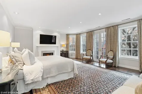 38 East Elm Street Chicago IL 60611
