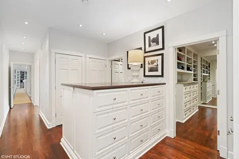 38 East Elm Street Chicago IL 60611