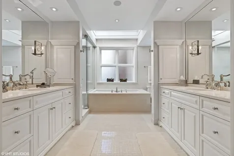 38 East Elm Street Chicago IL 60611