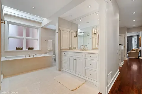 38 East Elm Street Chicago IL 60611