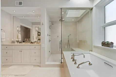 38 East Elm Street Chicago IL 60611