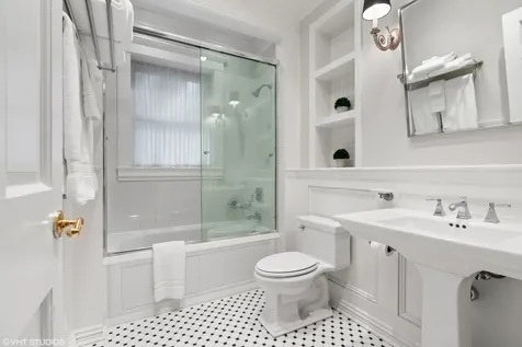 38 East Elm Street Chicago IL 60611