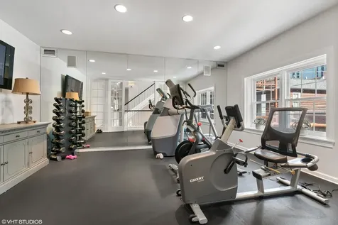 38 East Elm Street Chicago IL 60611
