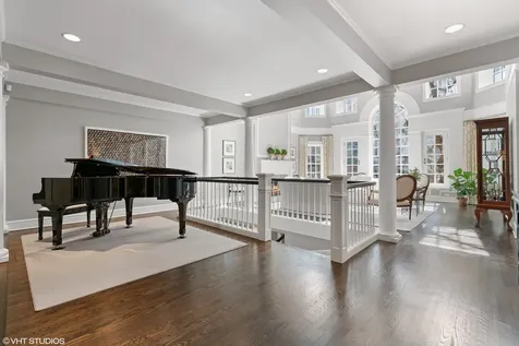 38 East Elm Street Chicago IL 60611