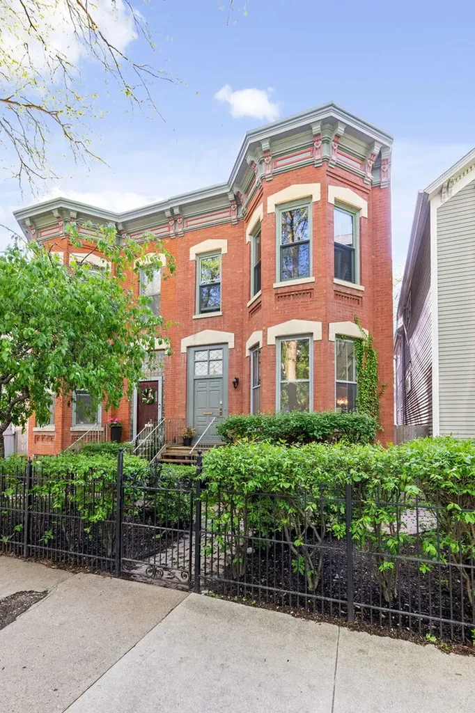 2112 North Dayton Street Chicago IL 60614
