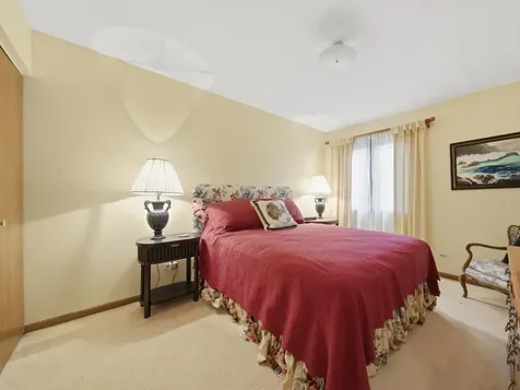 312 Brookdale Drive Bloomingdale IL 60108