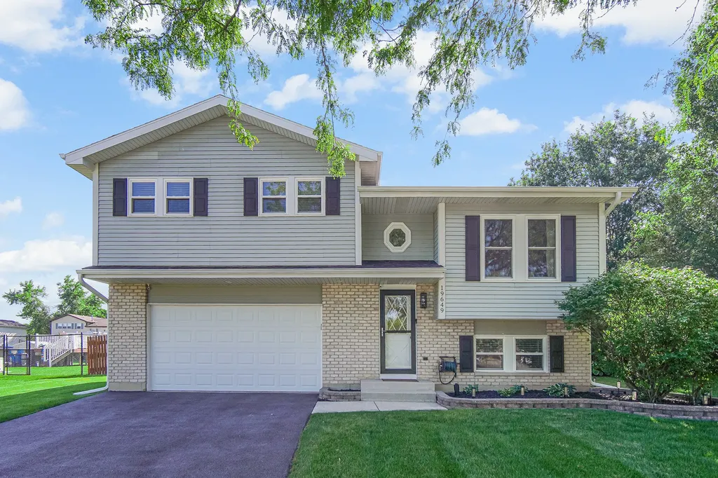 19649 South Arran Drive Frankfort IL 60423