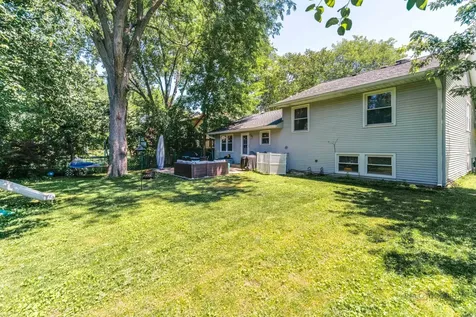 6 South Deerpath Drive Vernon Hills IL 60061