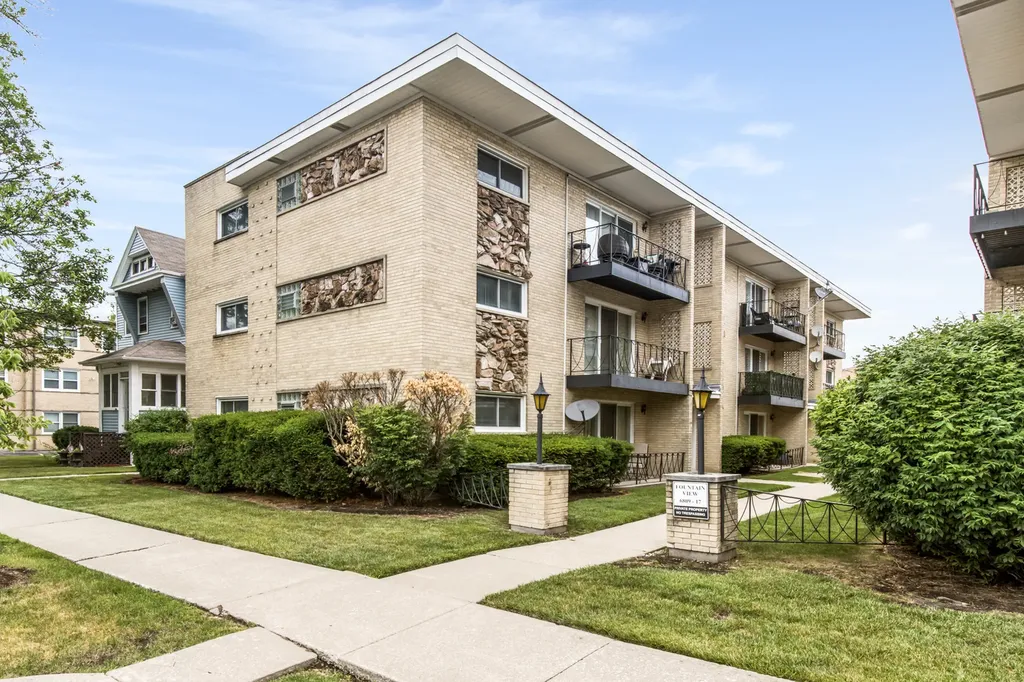 6817 North Olmsted Avenue Chicago IL 60631