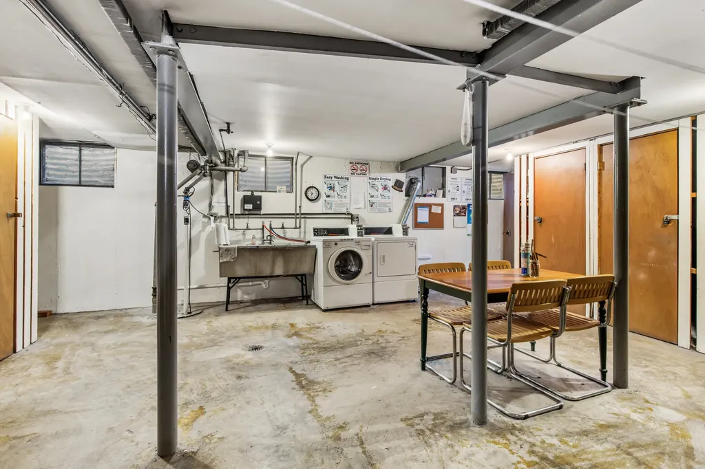 6817 North Olmsted Avenue Chicago IL 60631