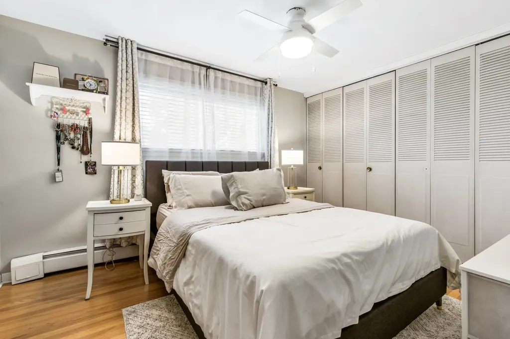6817 North Olmsted Avenue Chicago IL 60631