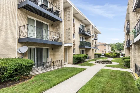 6817 North Olmsted Avenue Chicago IL 60631