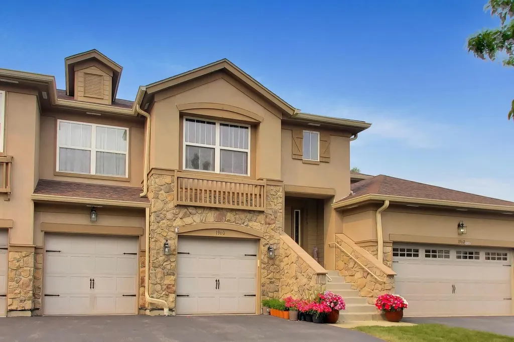 1960 Crenshaw Circle Vernon Hills IL 60061