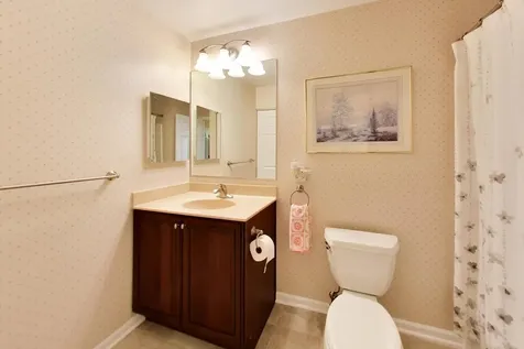 1960 Crenshaw Circle Vernon Hills IL 60061
