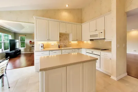 1960 Crenshaw Circle Vernon Hills IL 60061