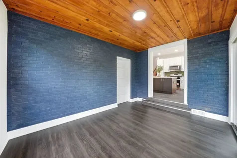 1430 East Emmerson Lane Mount Prospect IL 60056