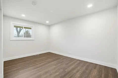 1430 East Emmerson Lane Mount Prospect IL 60056