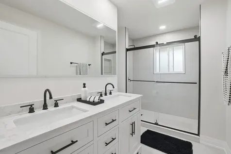 1430 East Emmerson Lane Mount Prospect IL 60056