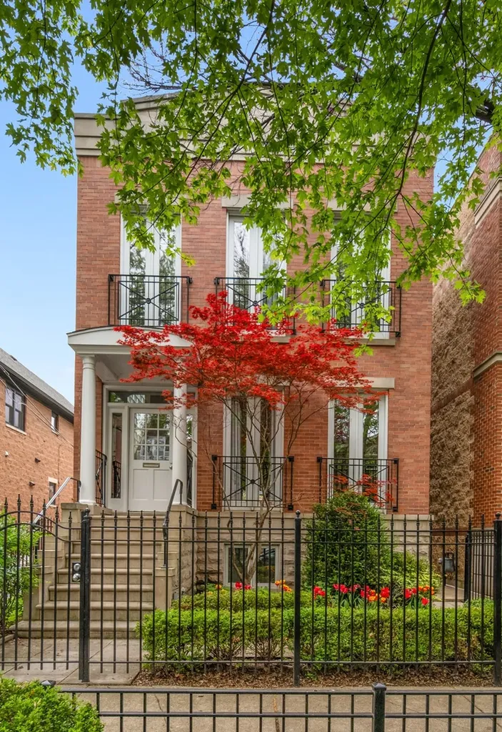2715 North Bosworth Avenue Chicago IL 60614