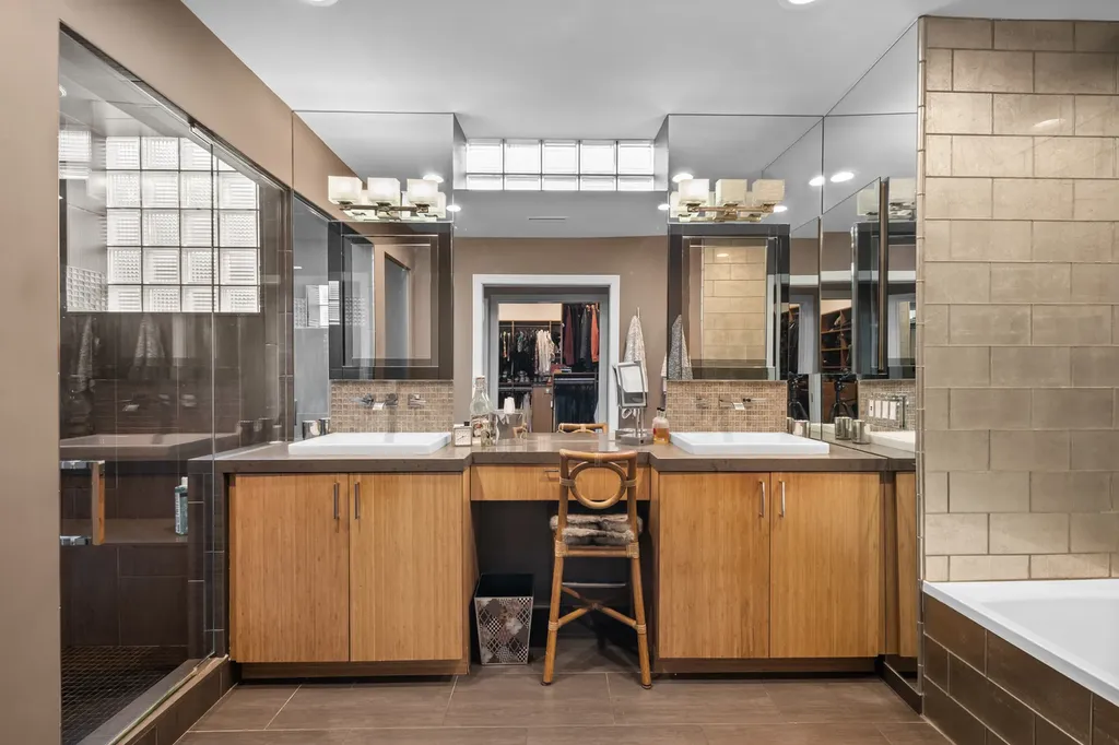 2715 North Bosworth Avenue Chicago IL 60614