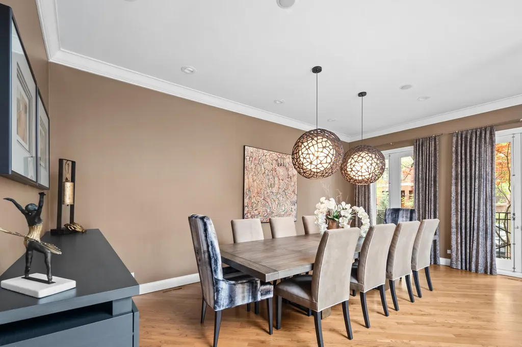 2715 North Bosworth Avenue Chicago IL 60614