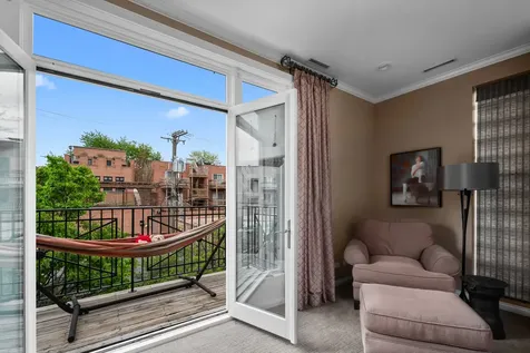 2715 North Bosworth Avenue Chicago IL 60614