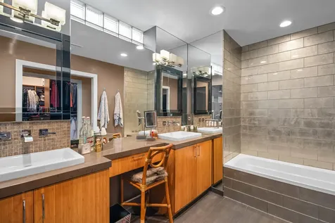 2715 North Bosworth Avenue Chicago IL 60614
