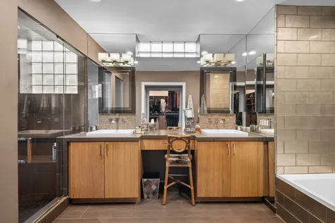 2715 North Bosworth Avenue Chicago IL 60614