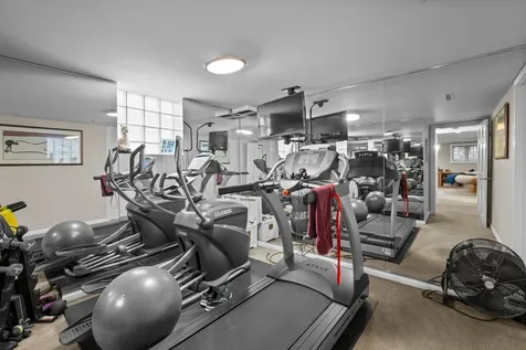 2715 North Bosworth Avenue Chicago IL 60614