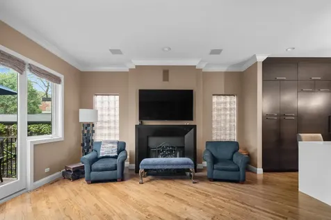 2715 North Bosworth Avenue Chicago IL 60614