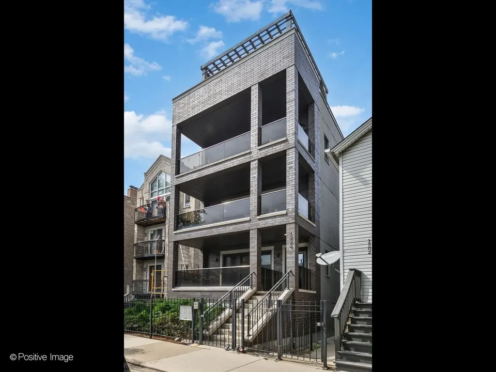 1506 West Superior Street Chicago IL 60642