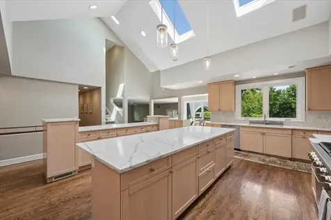 394 Ramsay Road Deerfield IL 60015