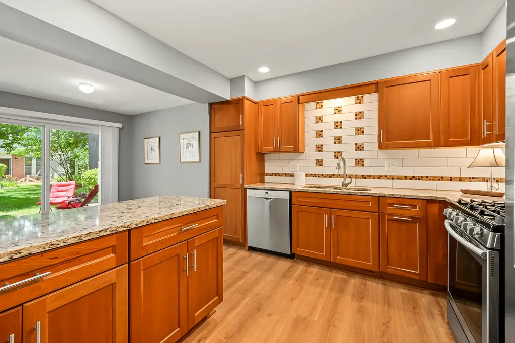 30W023 Laurel Court Warrenville IL 60555