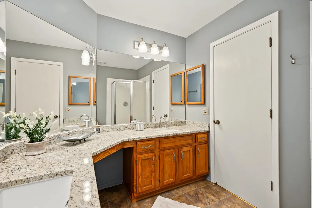 30W023 Laurel Court Warrenville IL 60555