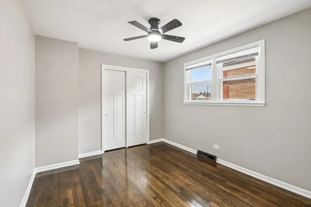 3827 West Hayford Street Chicago IL 60652