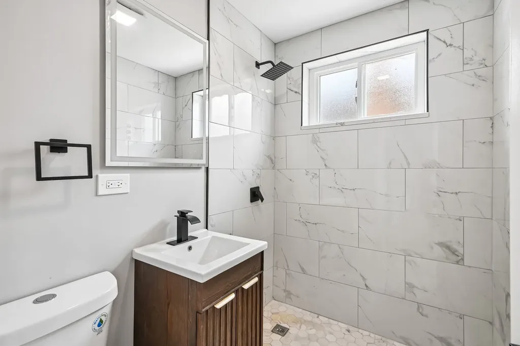 3827 West Hayford Street Chicago IL 60652