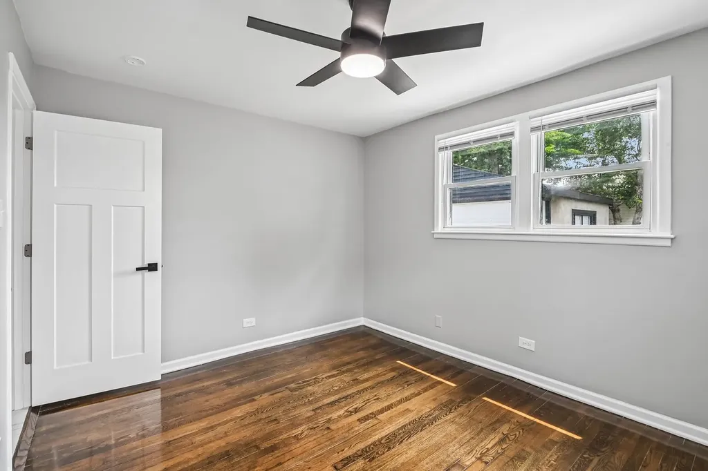 3827 West Hayford Street Chicago IL 60652