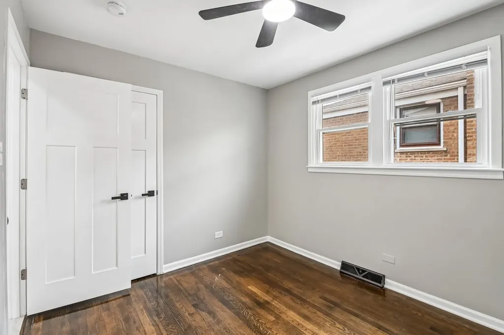 3827 West Hayford Street Chicago IL 60652