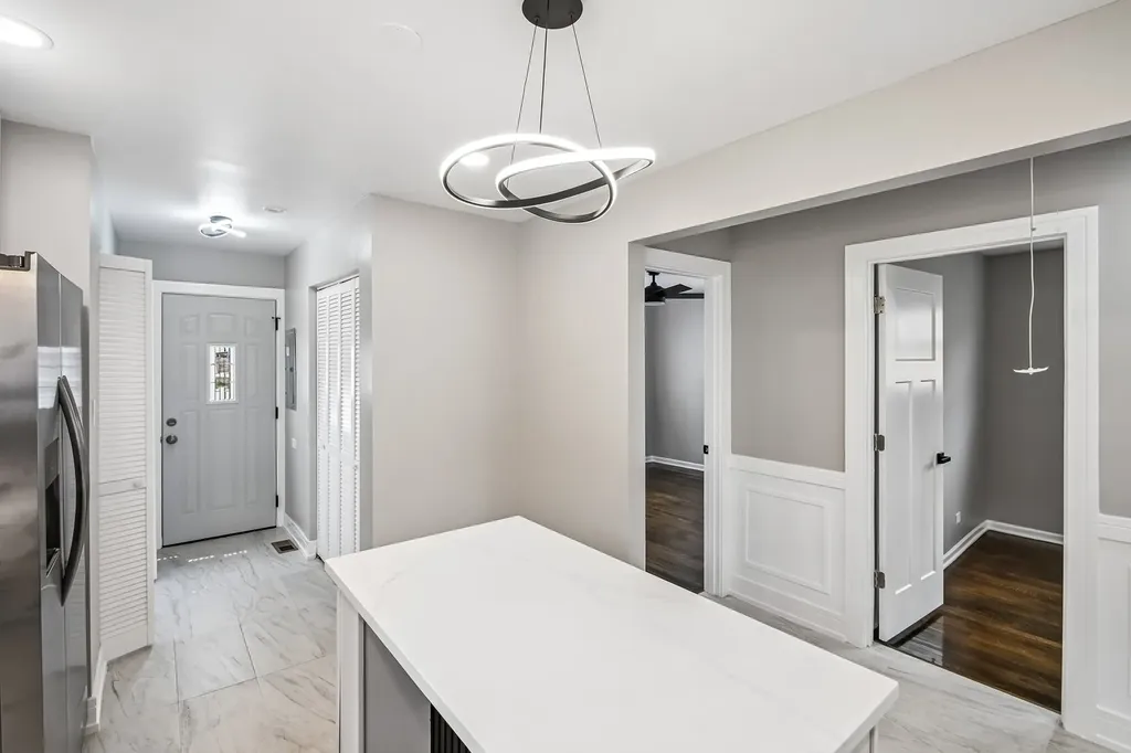 3827 West Hayford Street Chicago IL 60652