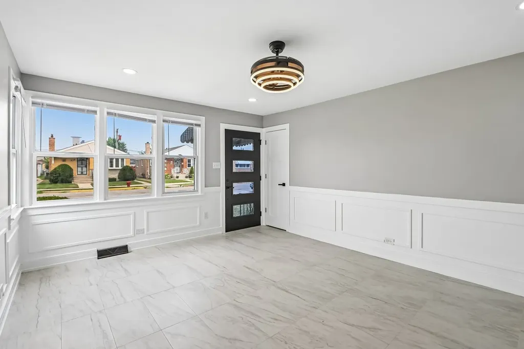 3827 West Hayford Street Chicago IL 60652