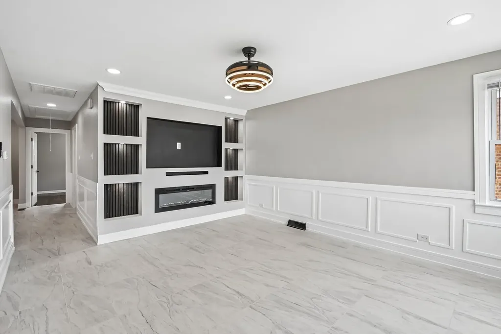 3827 West Hayford Street Chicago IL 60652