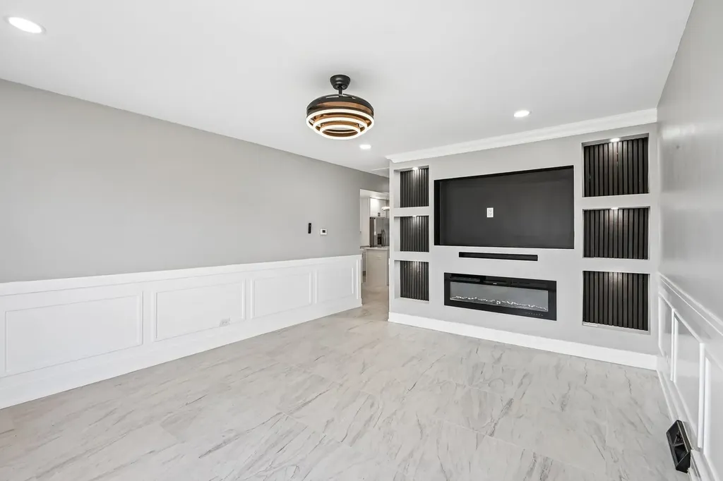 3827 West Hayford Street Chicago IL 60652