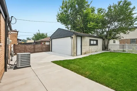 3827 West Hayford Street Chicago IL 60652